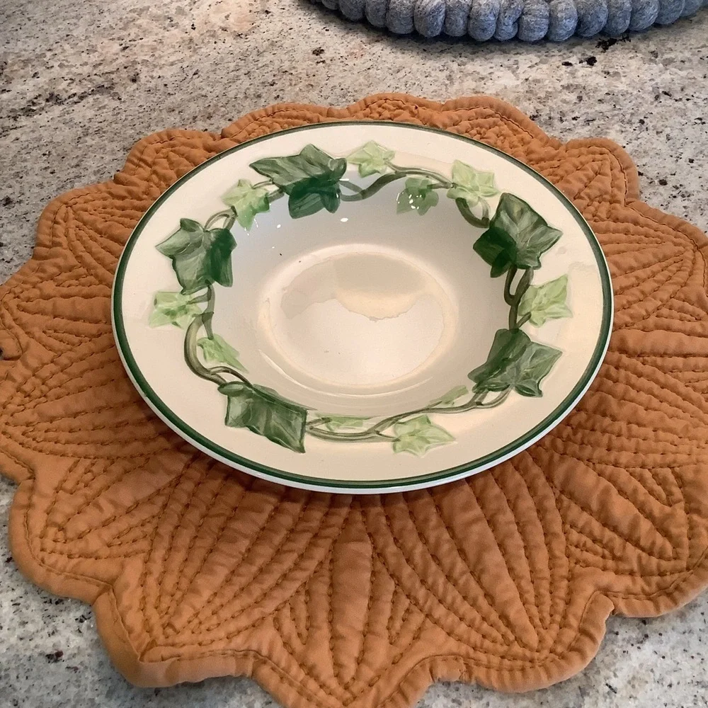 One Franciscan Ivy 8.5” Rimmed Soup Bowl USA California Earthenware